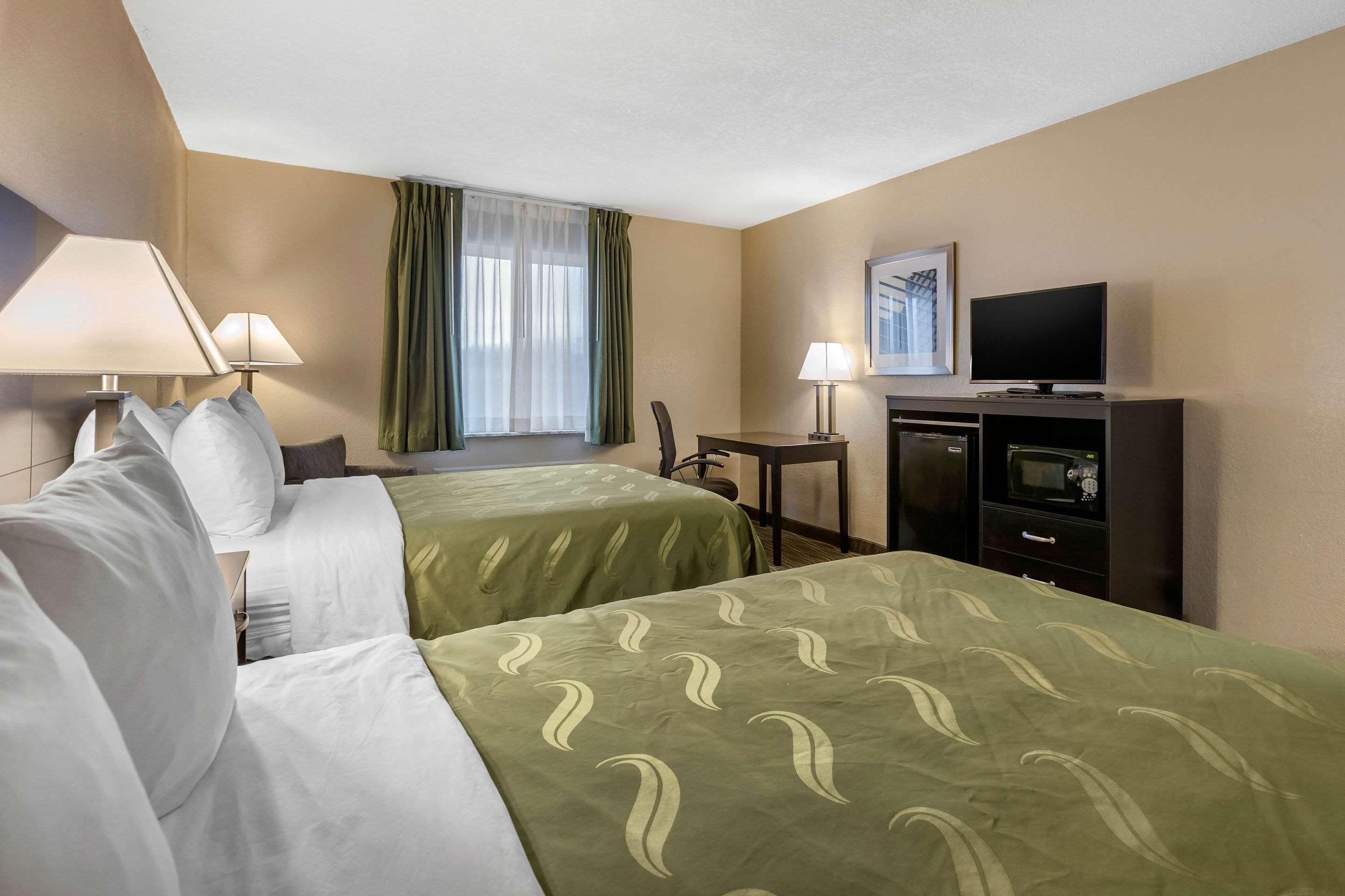 Quality Inn & Suites Des Moines - Merle Hay Road Urbandale Exteriér fotografie