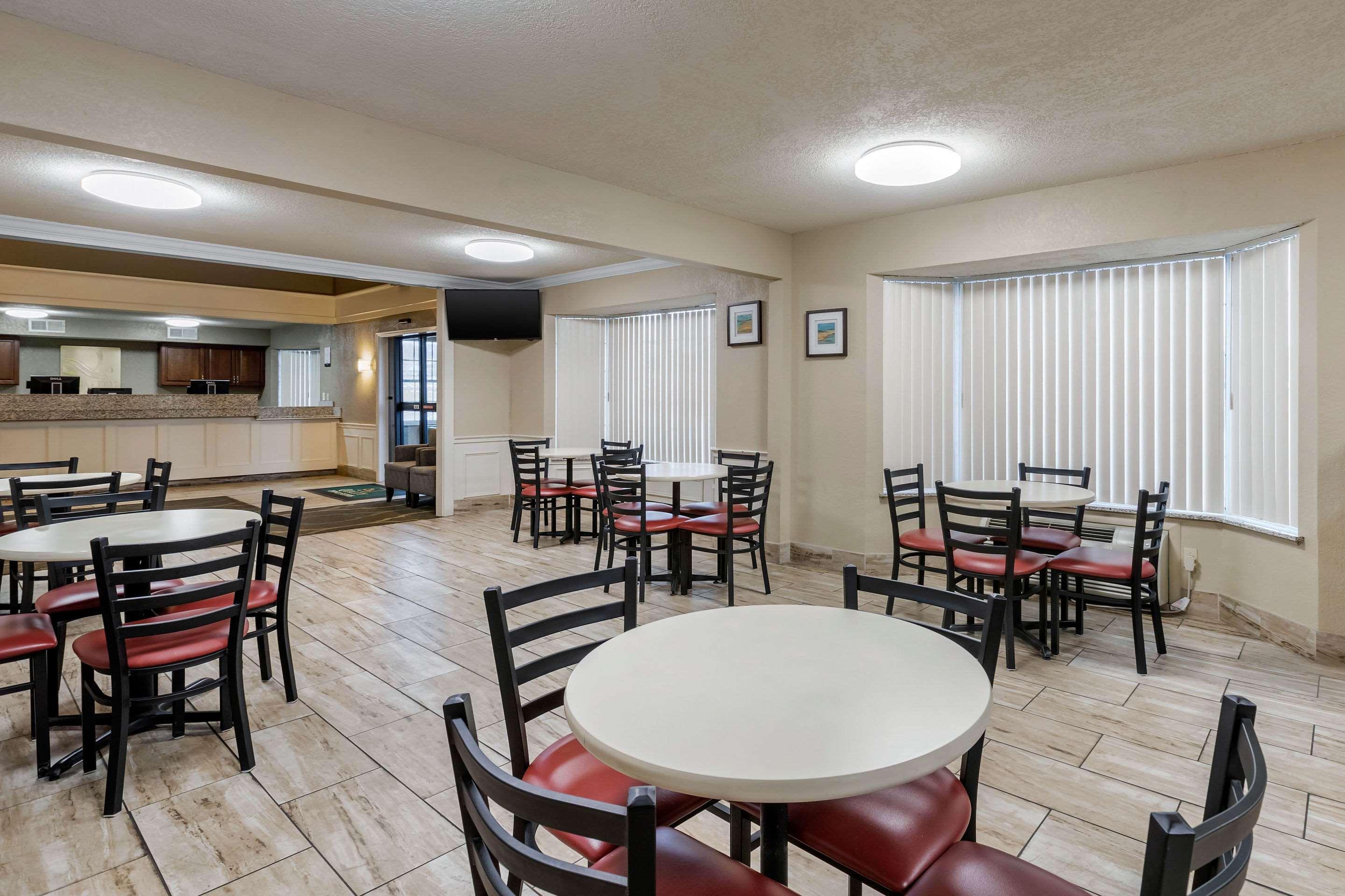 Quality Inn & Suites Des Moines - Merle Hay Road Urbandale Exteriér fotografie