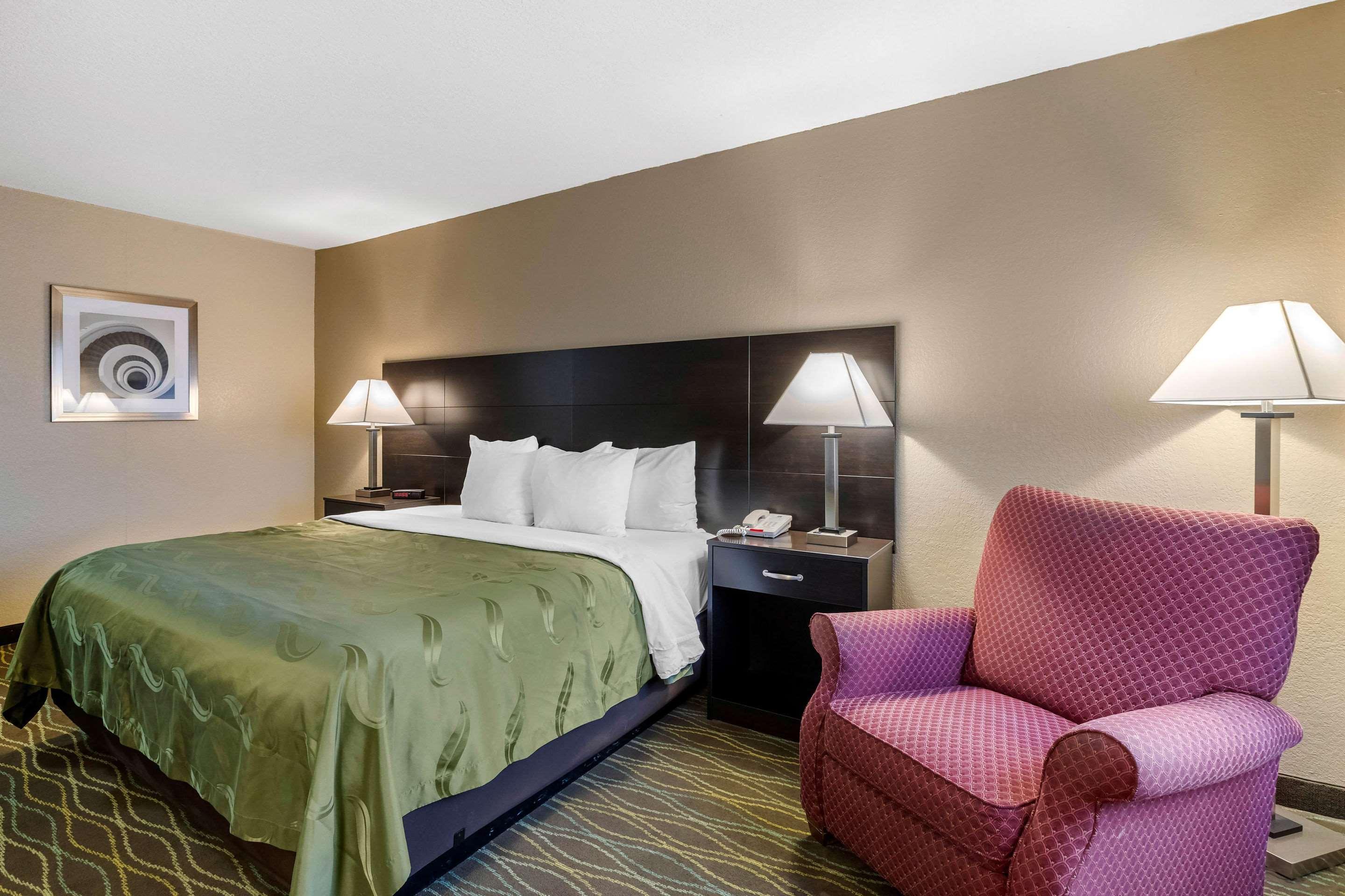 Quality Inn & Suites Des Moines - Merle Hay Road Urbandale Exteriér fotografie