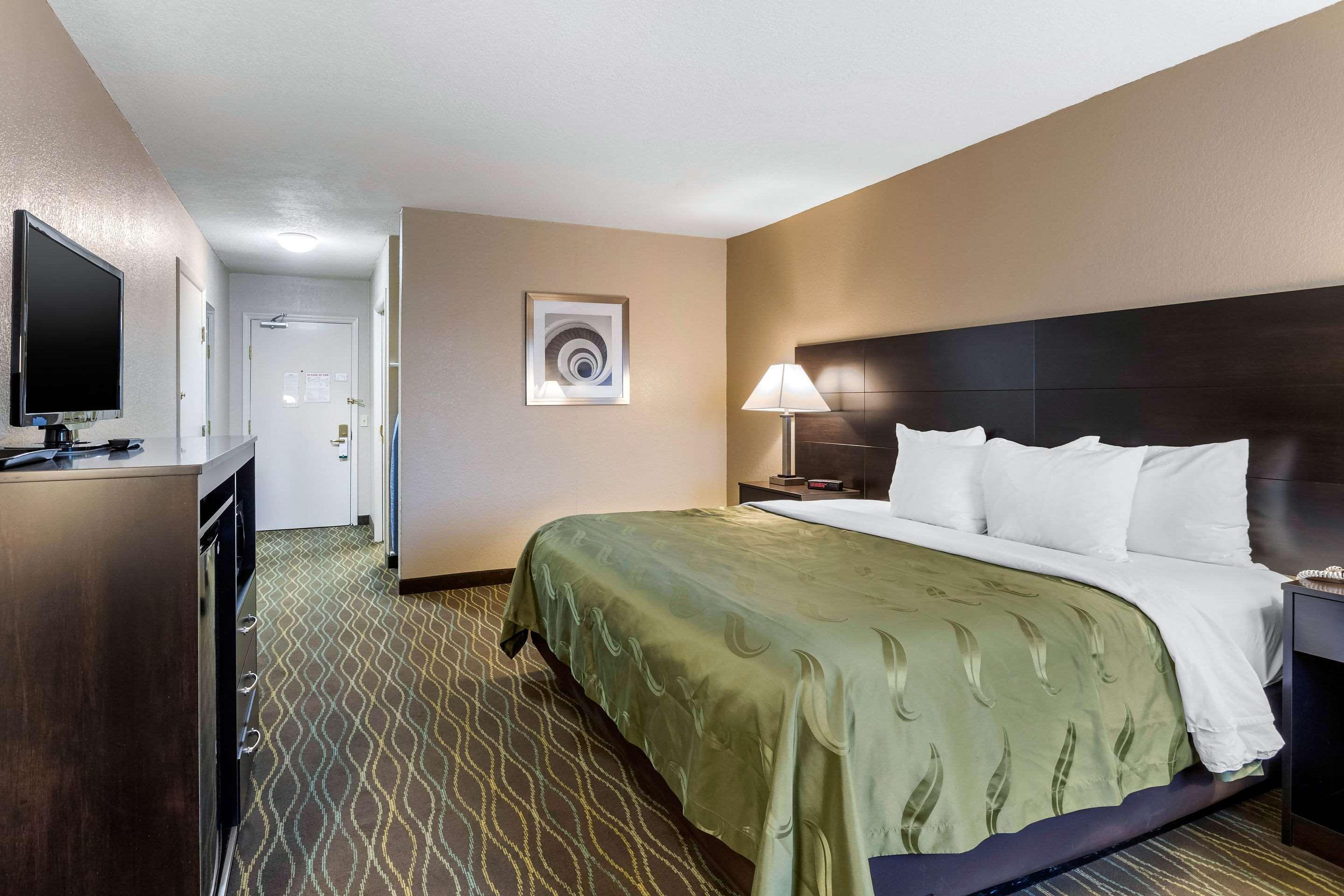Quality Inn & Suites Des Moines - Merle Hay Road Urbandale Exteriér fotografie