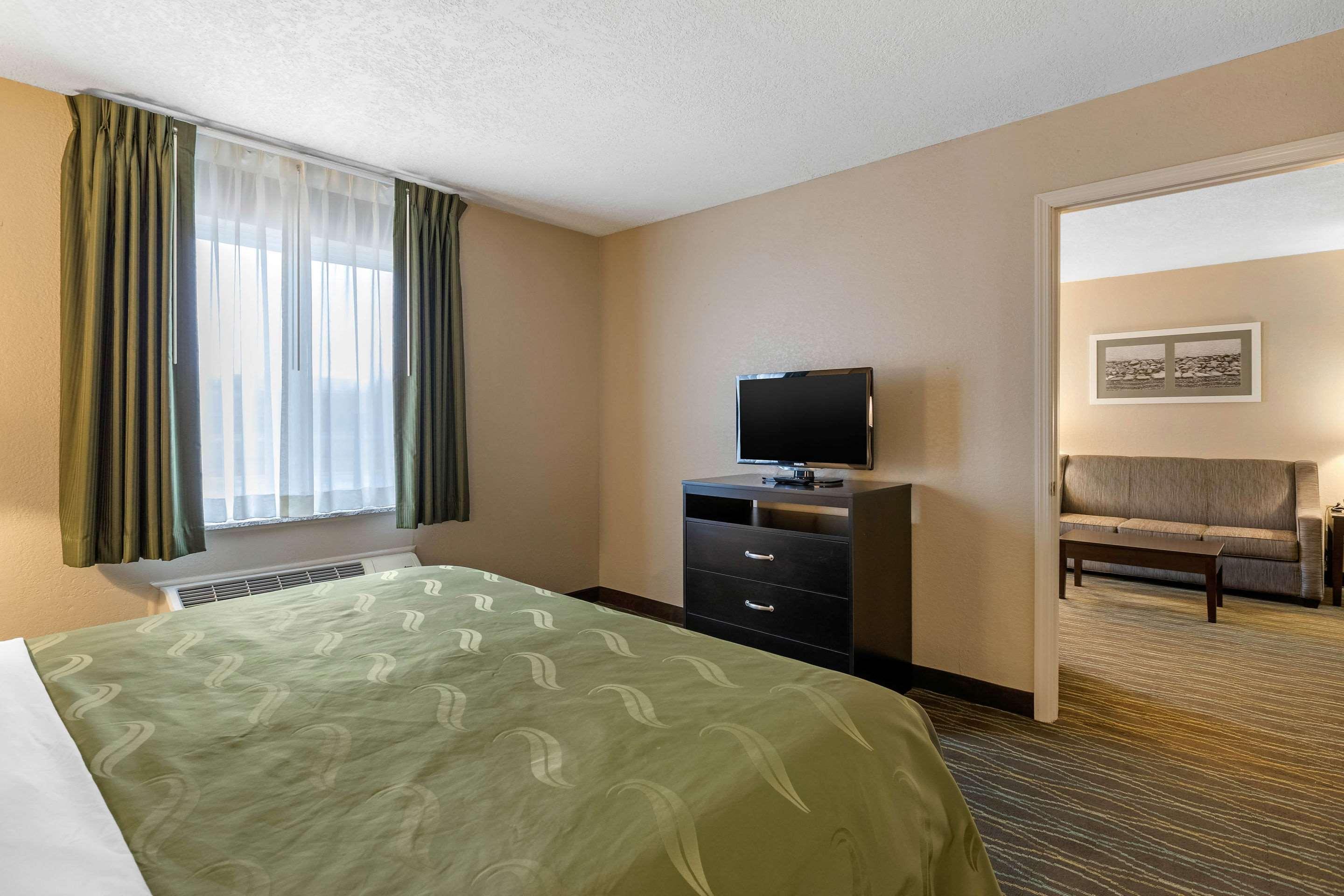 Quality Inn & Suites Des Moines - Merle Hay Road Urbandale Exteriér fotografie