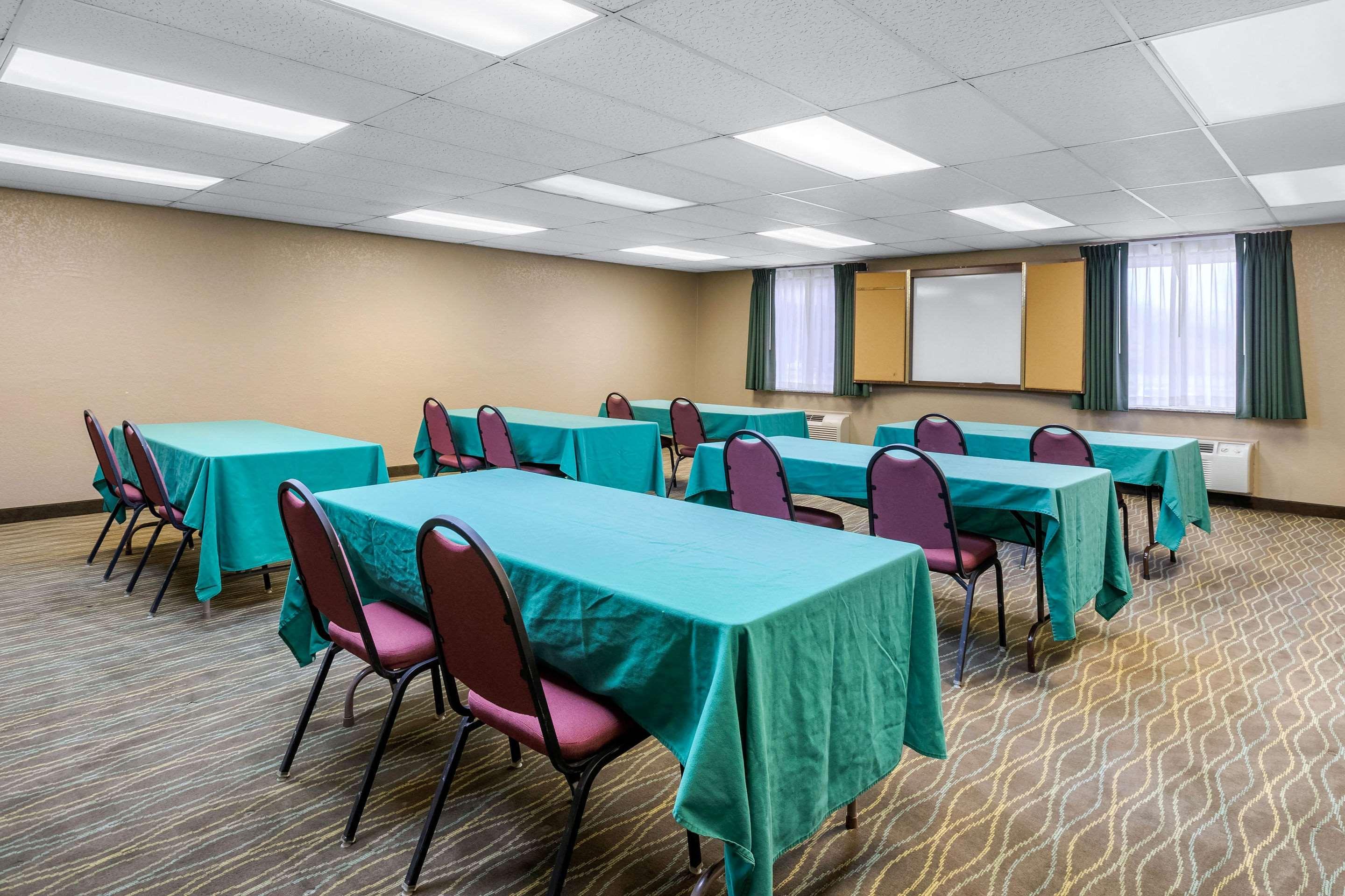Quality Inn & Suites Des Moines - Merle Hay Road Urbandale Exteriér fotografie