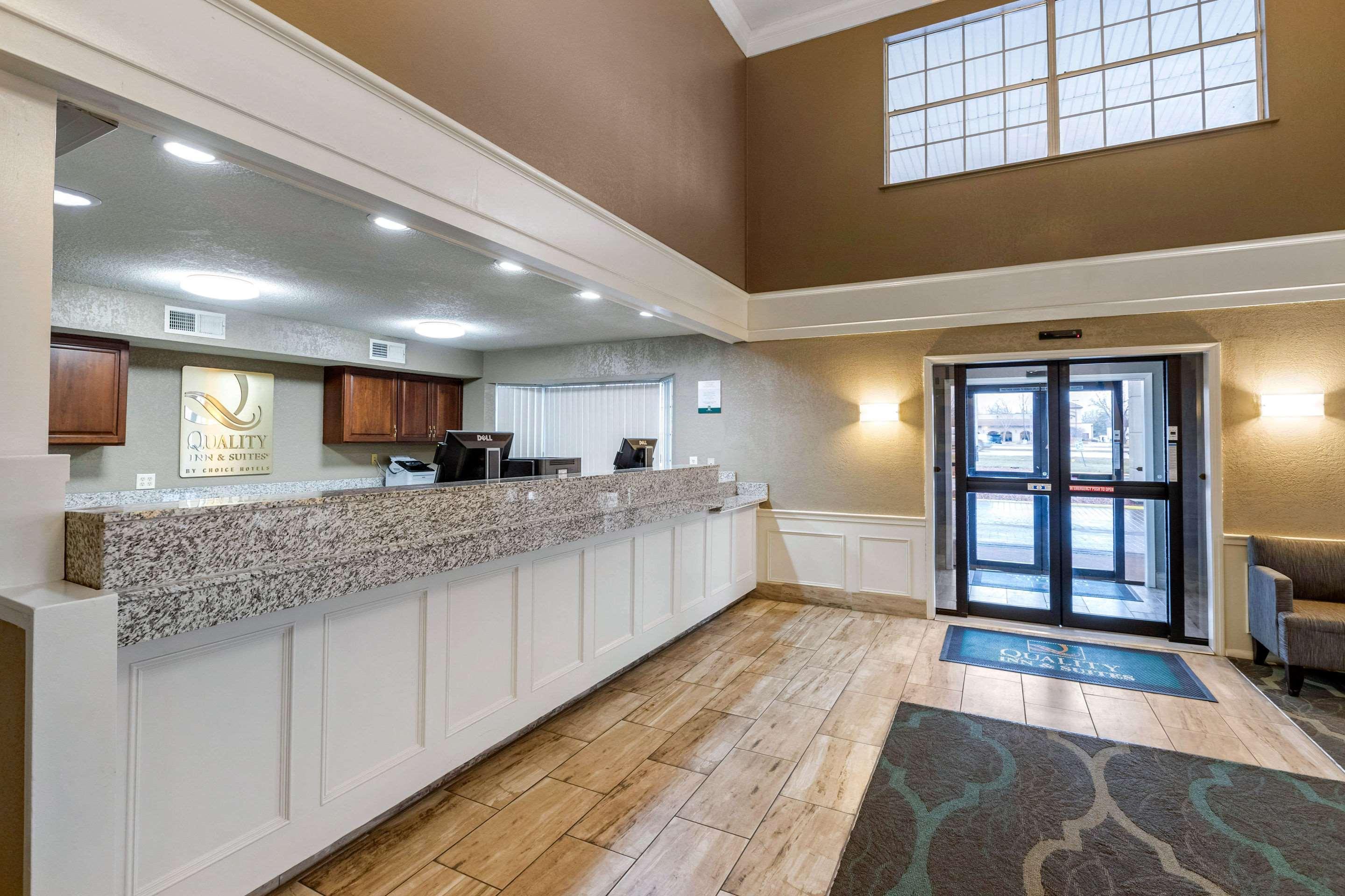 Quality Inn & Suites Des Moines - Merle Hay Road Urbandale Exteriér fotografie