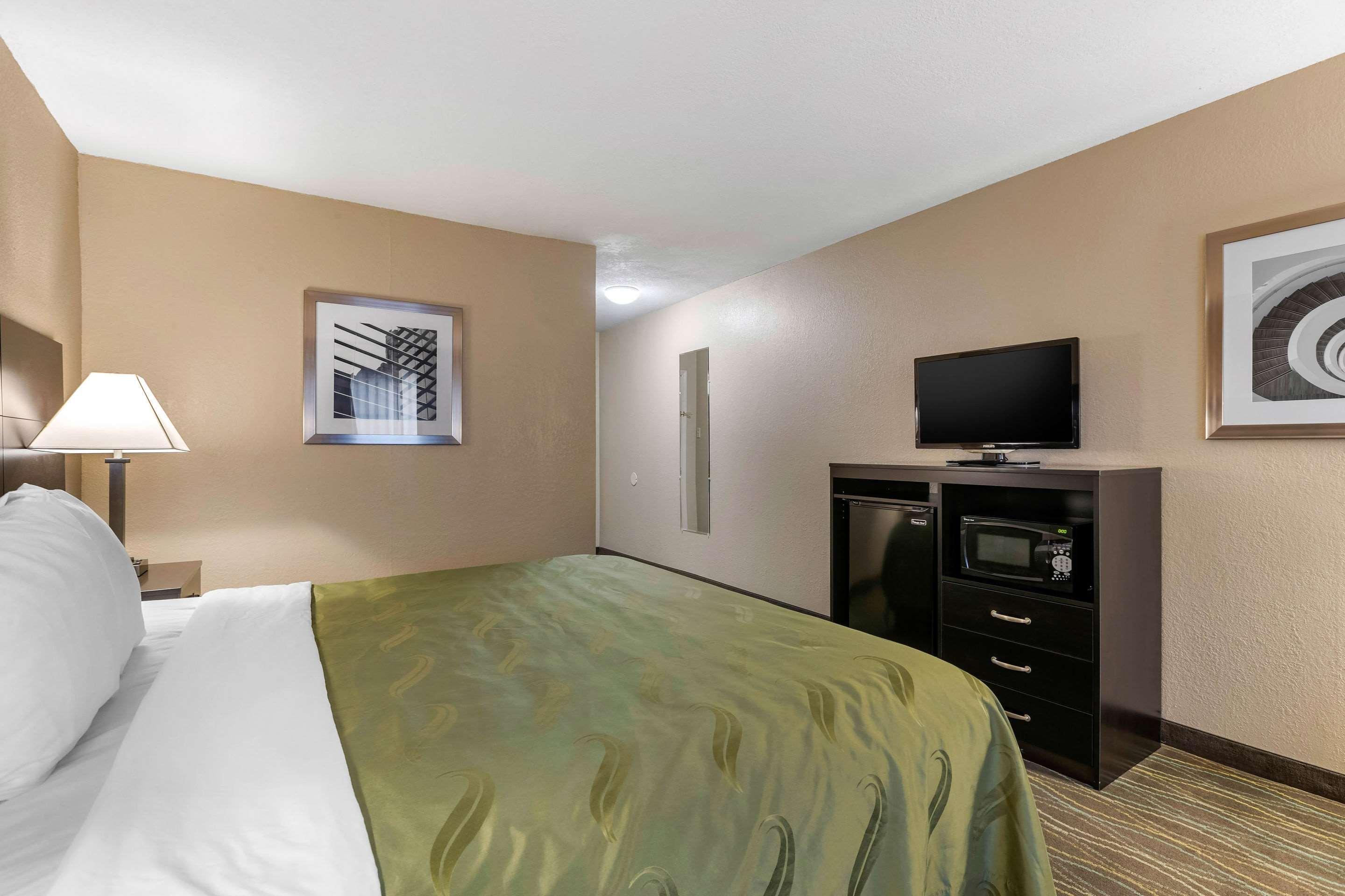 Quality Inn & Suites Des Moines - Merle Hay Road Urbandale Exteriér fotografie