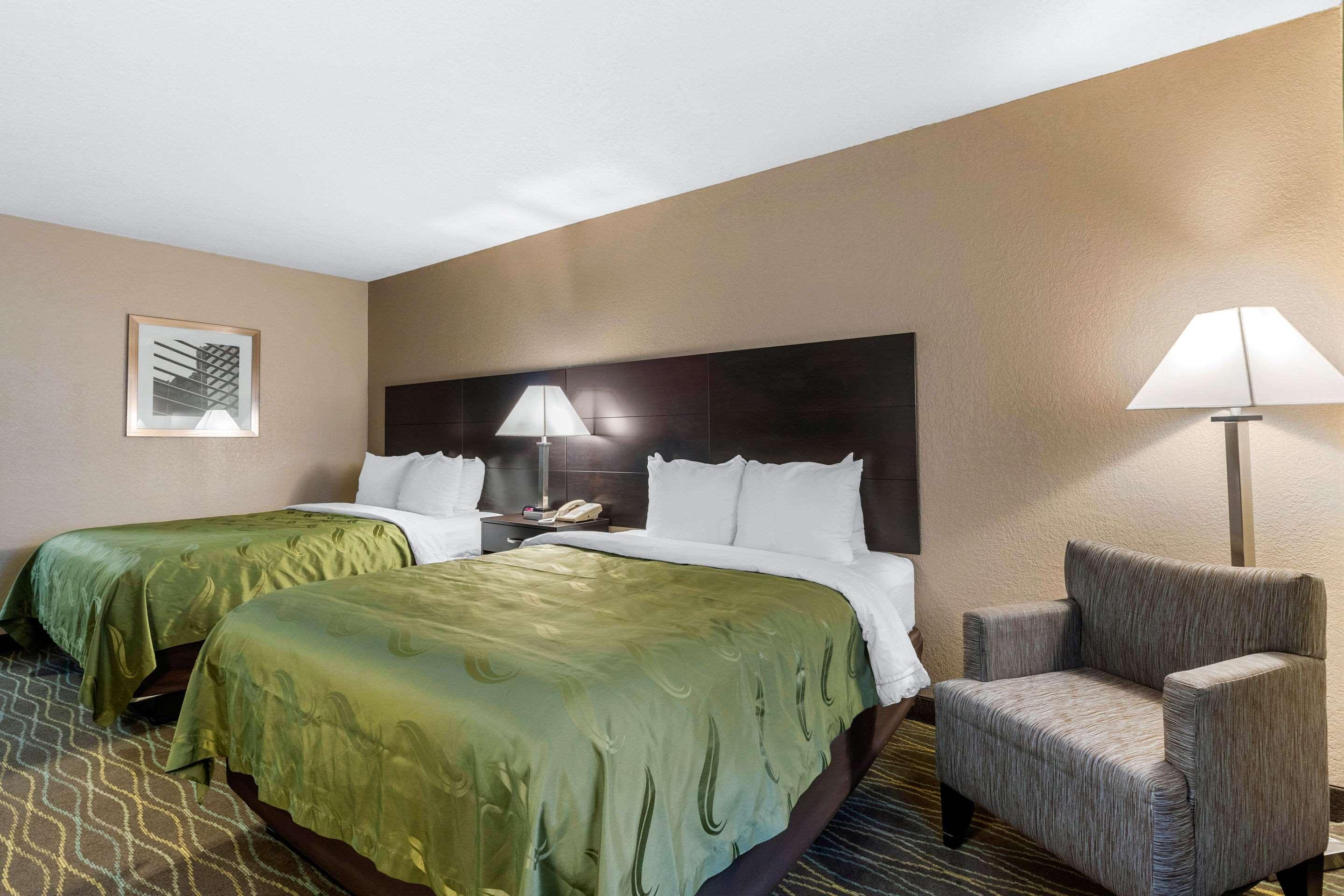 Quality Inn & Suites Des Moines - Merle Hay Road Urbandale Exteriér fotografie