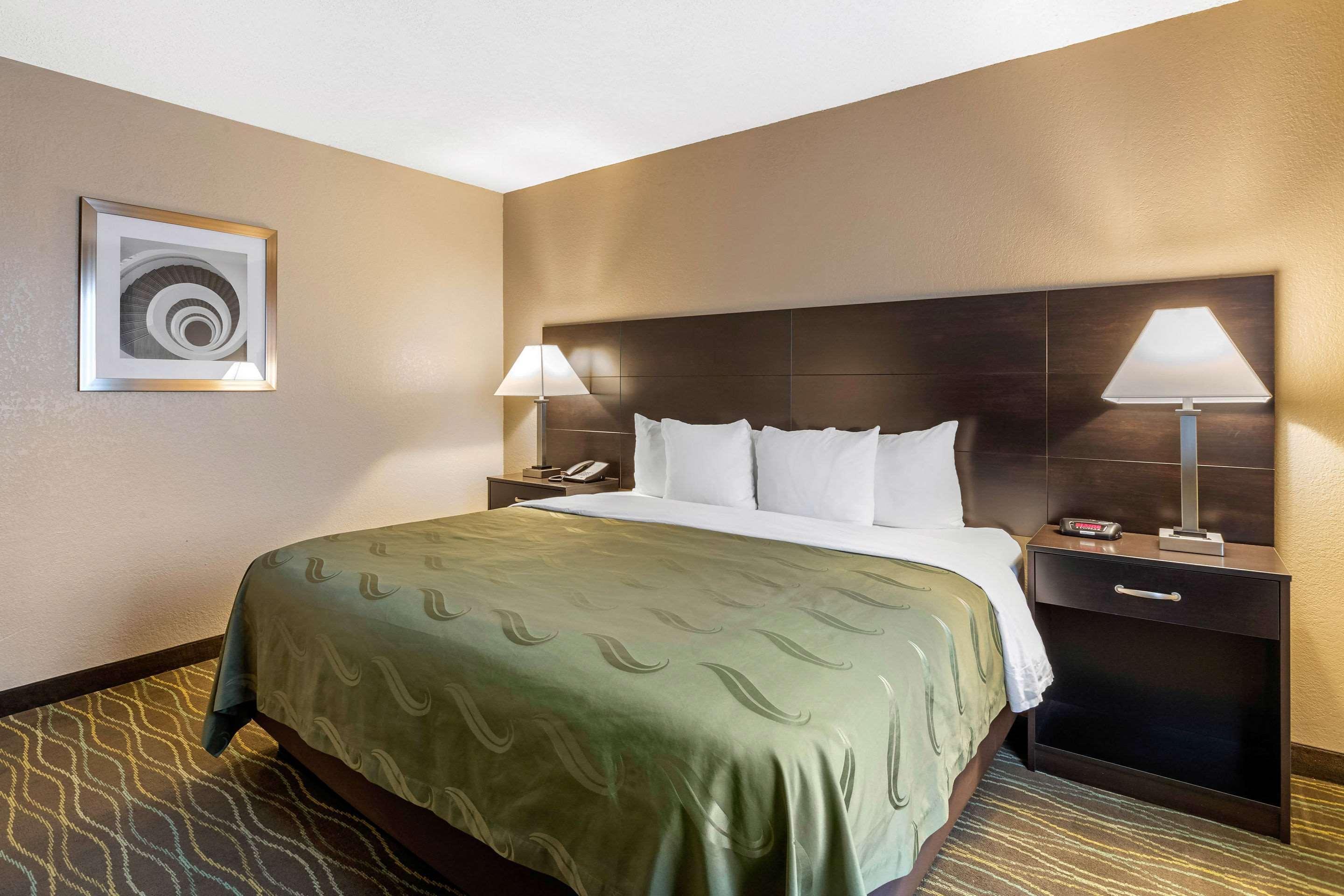 Quality Inn & Suites Des Moines - Merle Hay Road Urbandale Exteriér fotografie