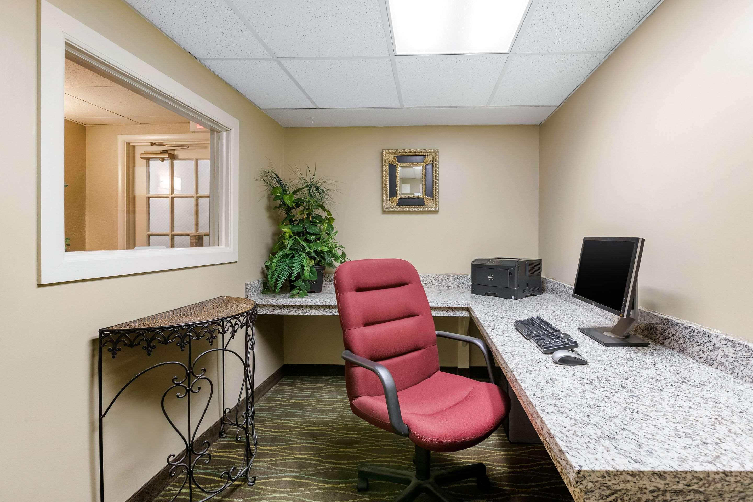 Quality Inn & Suites Des Moines - Merle Hay Road Urbandale Exteriér fotografie