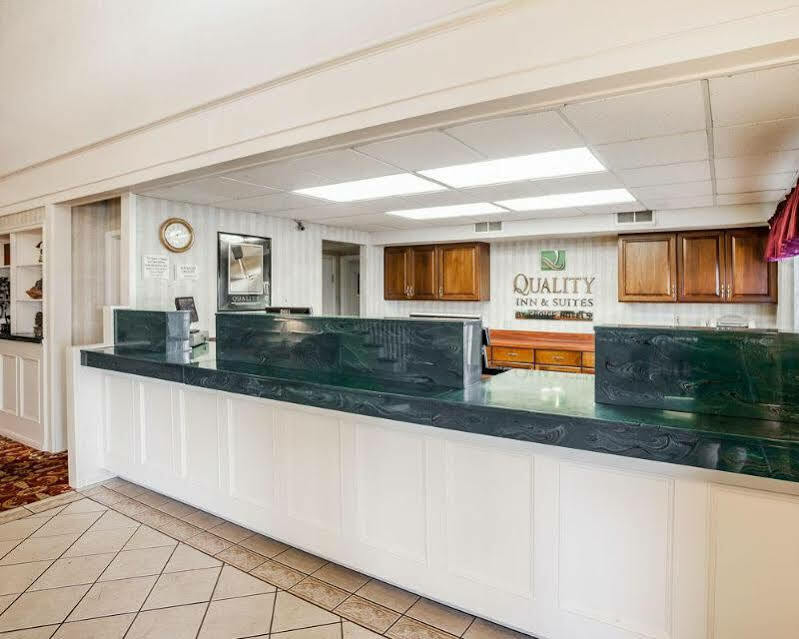 Quality Inn & Suites Des Moines - Merle Hay Road Urbandale Exteriér fotografie
